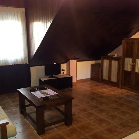 Las Cuatro Estaciones Bed & Breakfast Espinoso de Compludo